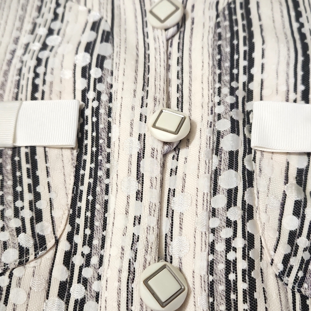 Blazer - Picture 5 of 5